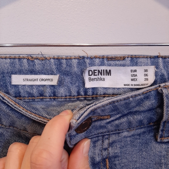 Bershka Denim Straight Cropped Jeans Frayed Raw Hem Medium Wash Size 6 - Picture 6 of 12